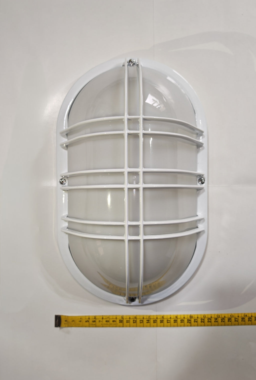 Aplique de Exterior Simon BD-3 Blanco | Diseño Oval con Rejilla – IP54