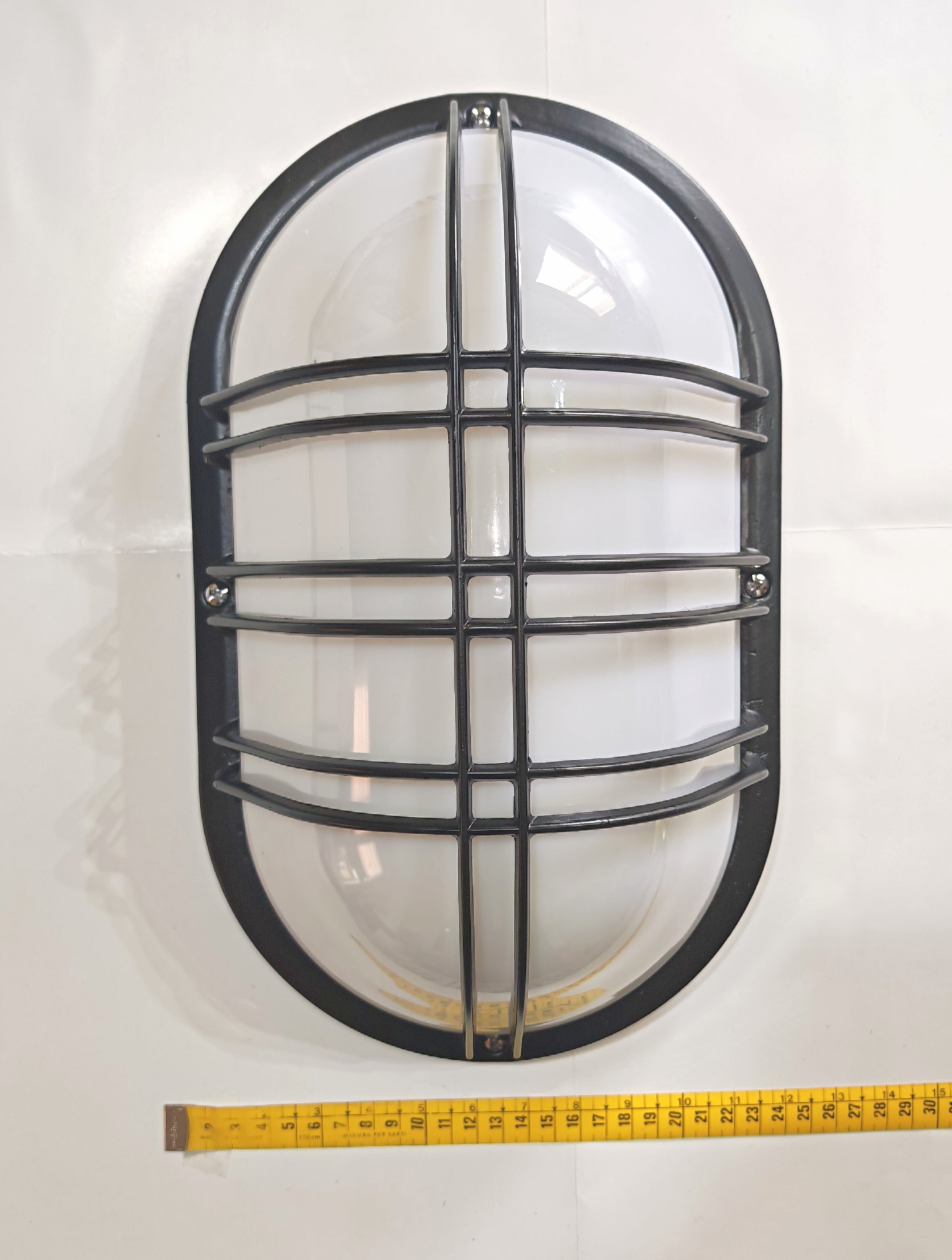 Aplique de Exterior Simon BD-3 | Diseño Oval con Rejilla – IP54