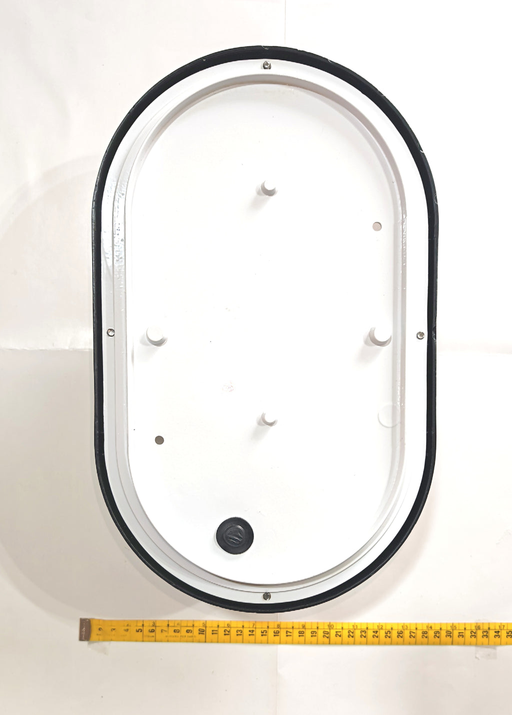 Aplique de Exterior Simon BD-3 | Diseño Oval con Rejilla – IP54