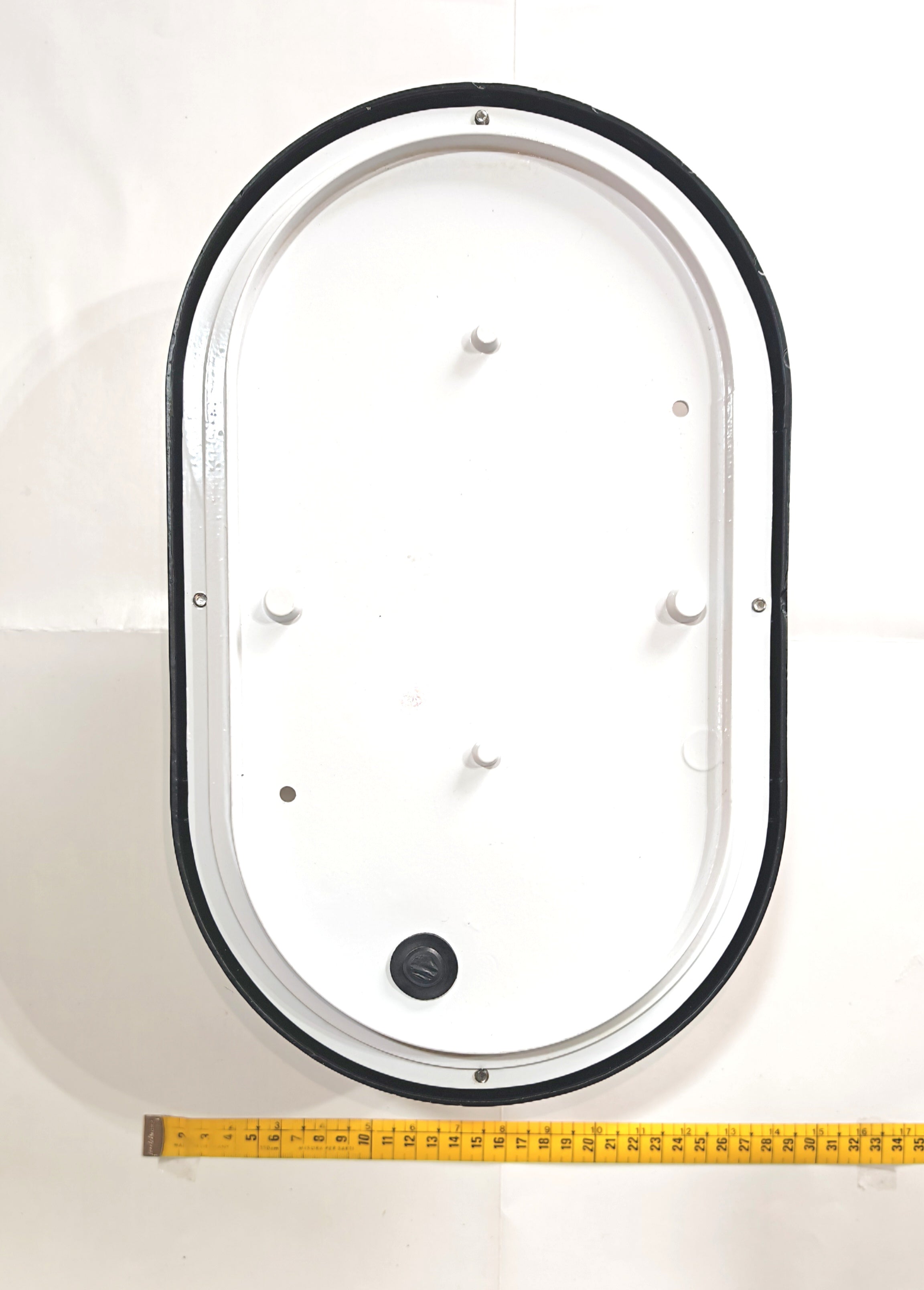 Aplique de Exterior Simon BD-3 | Diseño Oval con Rejilla – IP54