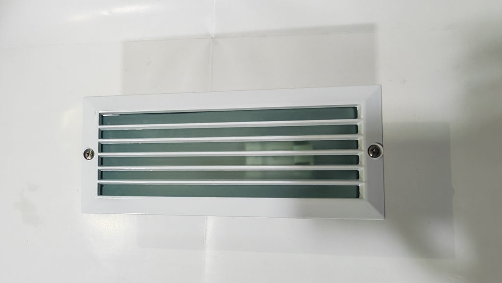 Aplique Empotrable de Exterior Simon BD-7 Blanco | Diseño con Lamas – IP44