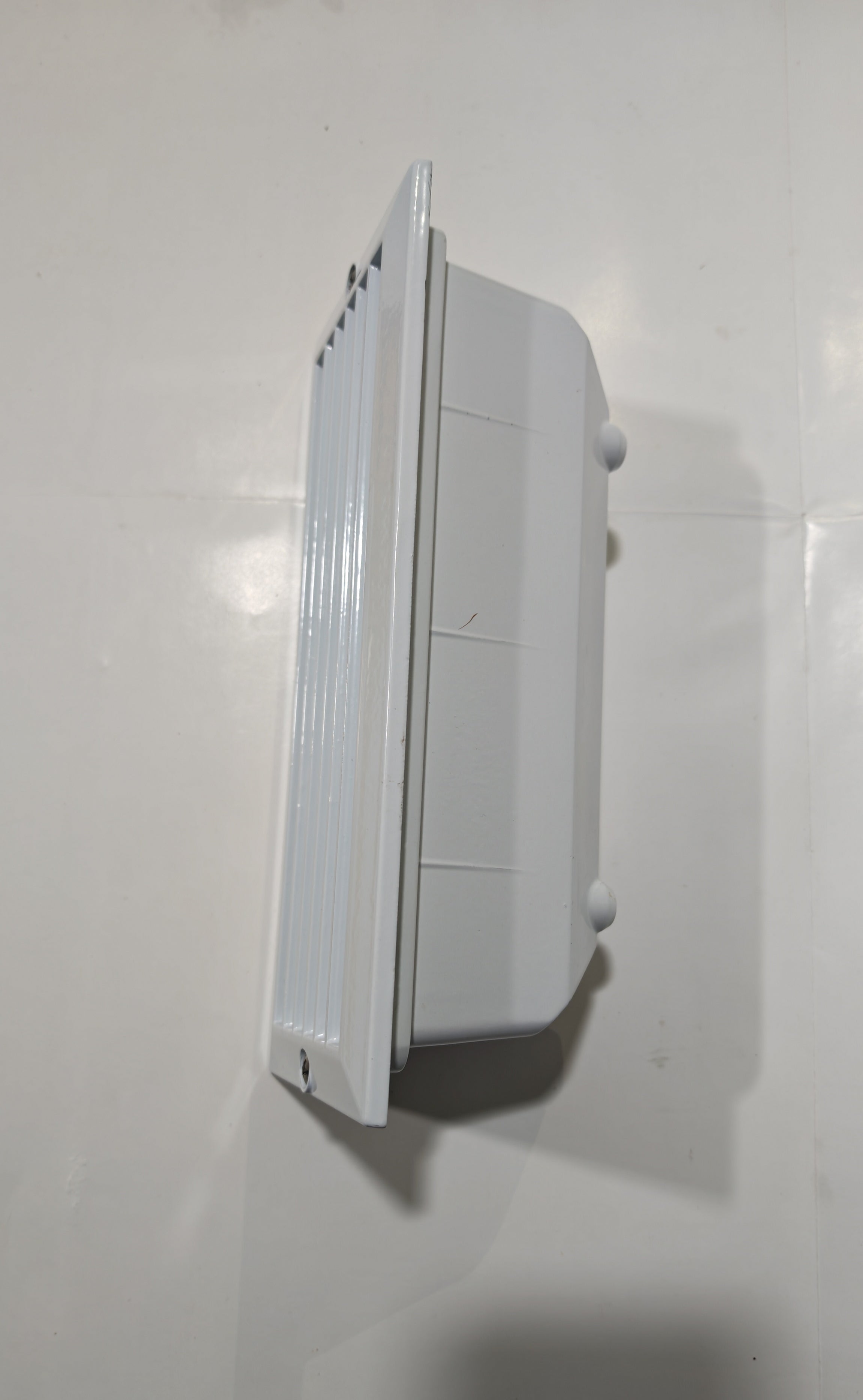 Aplique Empotrable de Exterior Simon BD-7 Blanco | Diseño con Lamas – IP44