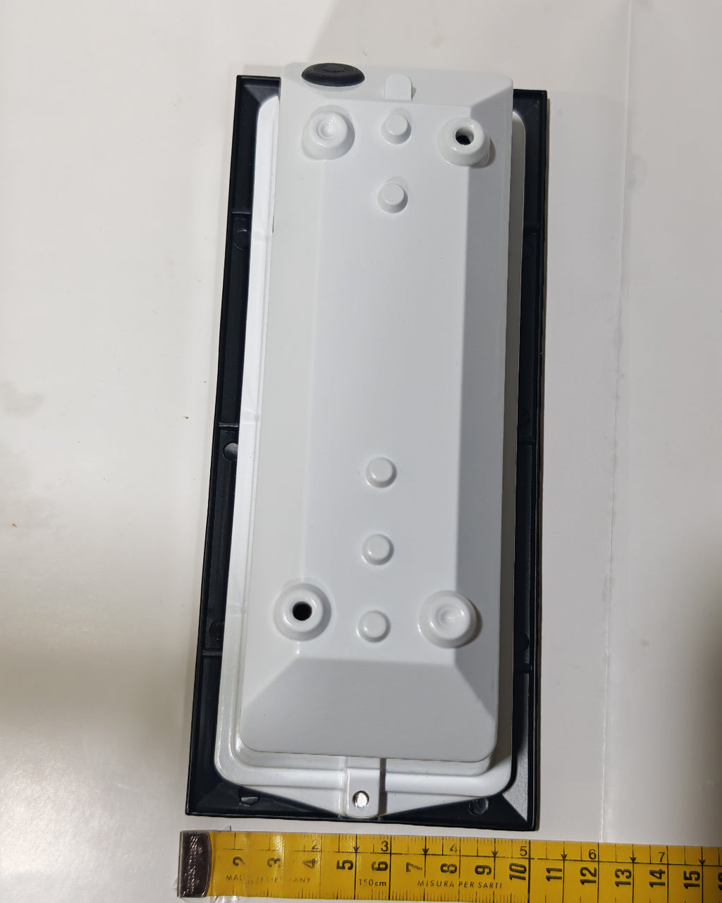 Aplique Empotrable de Exterior Simon BD-7 Negro | Diseño Rectangular – IP44