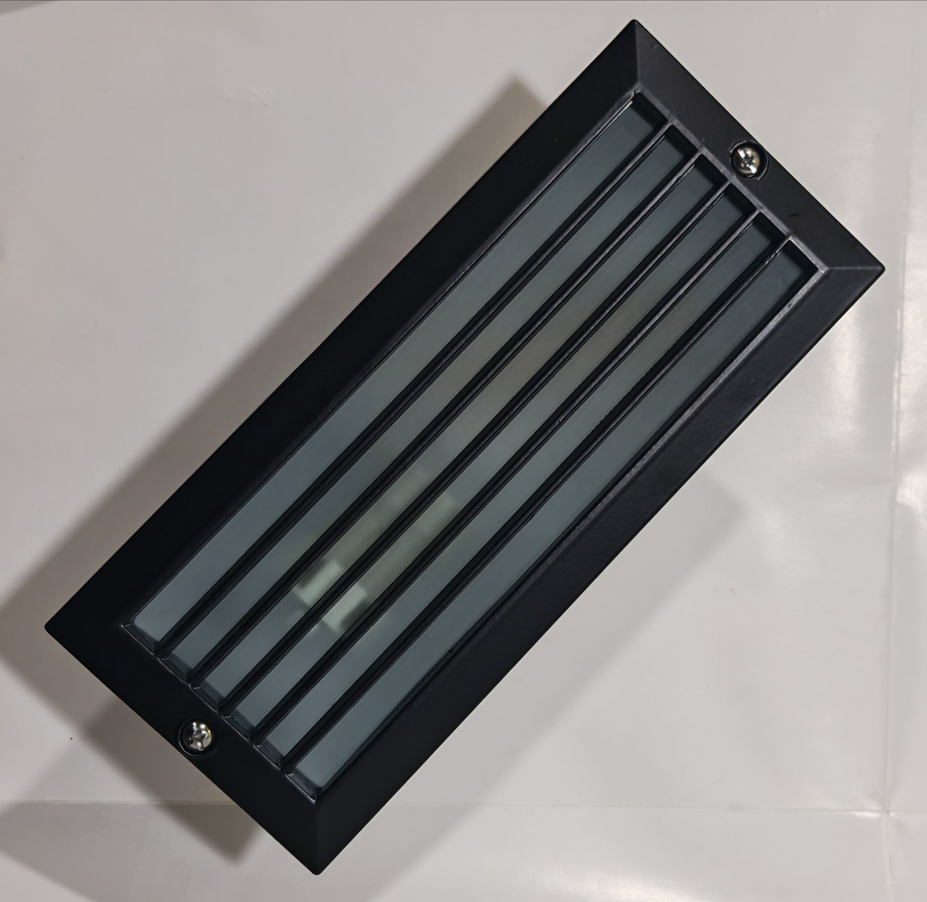 Aplique Empotrable de Exterior Simon BD-7 Negro | Diseño Rectangular – IP44