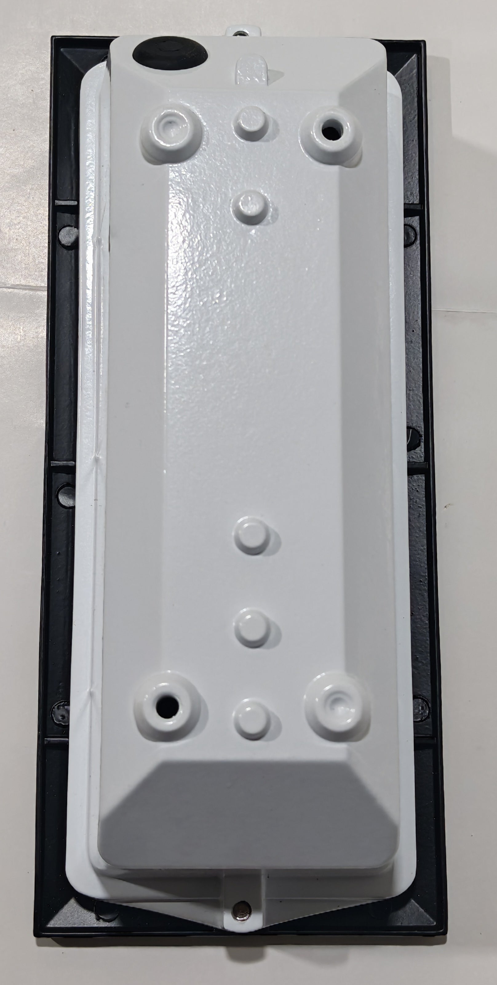 Aplique Empotrable de Exterior Simon BD-7 Negro | Diseño Rectangular – IP44