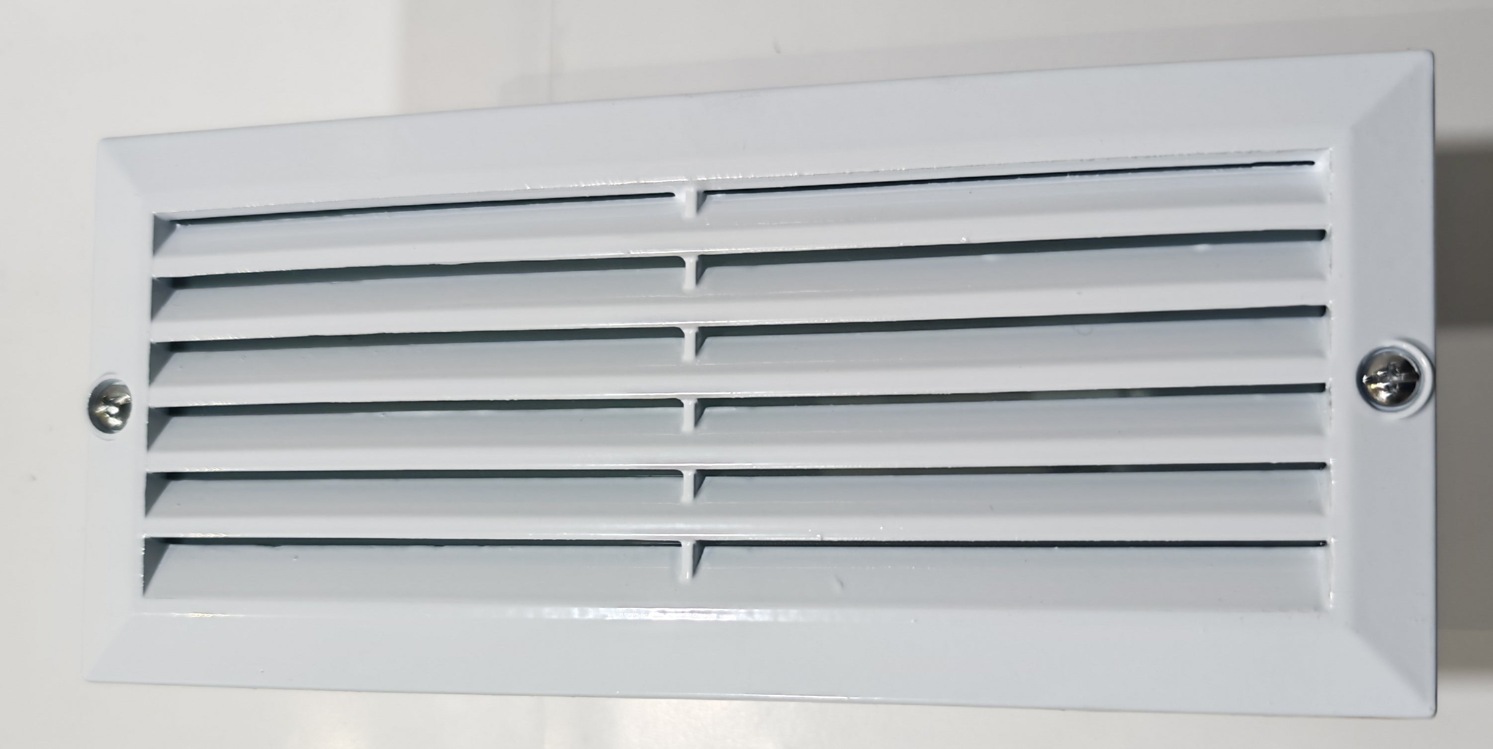 Aplique Empotrable de Exterior Simon BD-7 Blanco | Diseño Rectangular – IP44