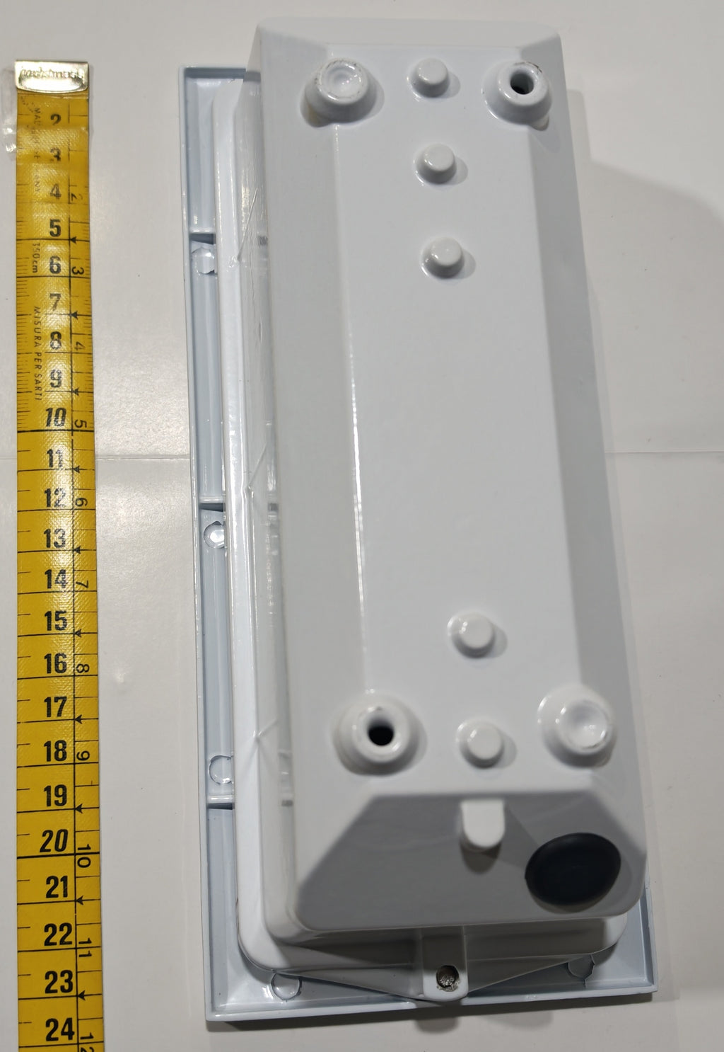 Aplique Empotrable de Exterior Simon BD-7 Blanco | Diseño Rectangular – IP44