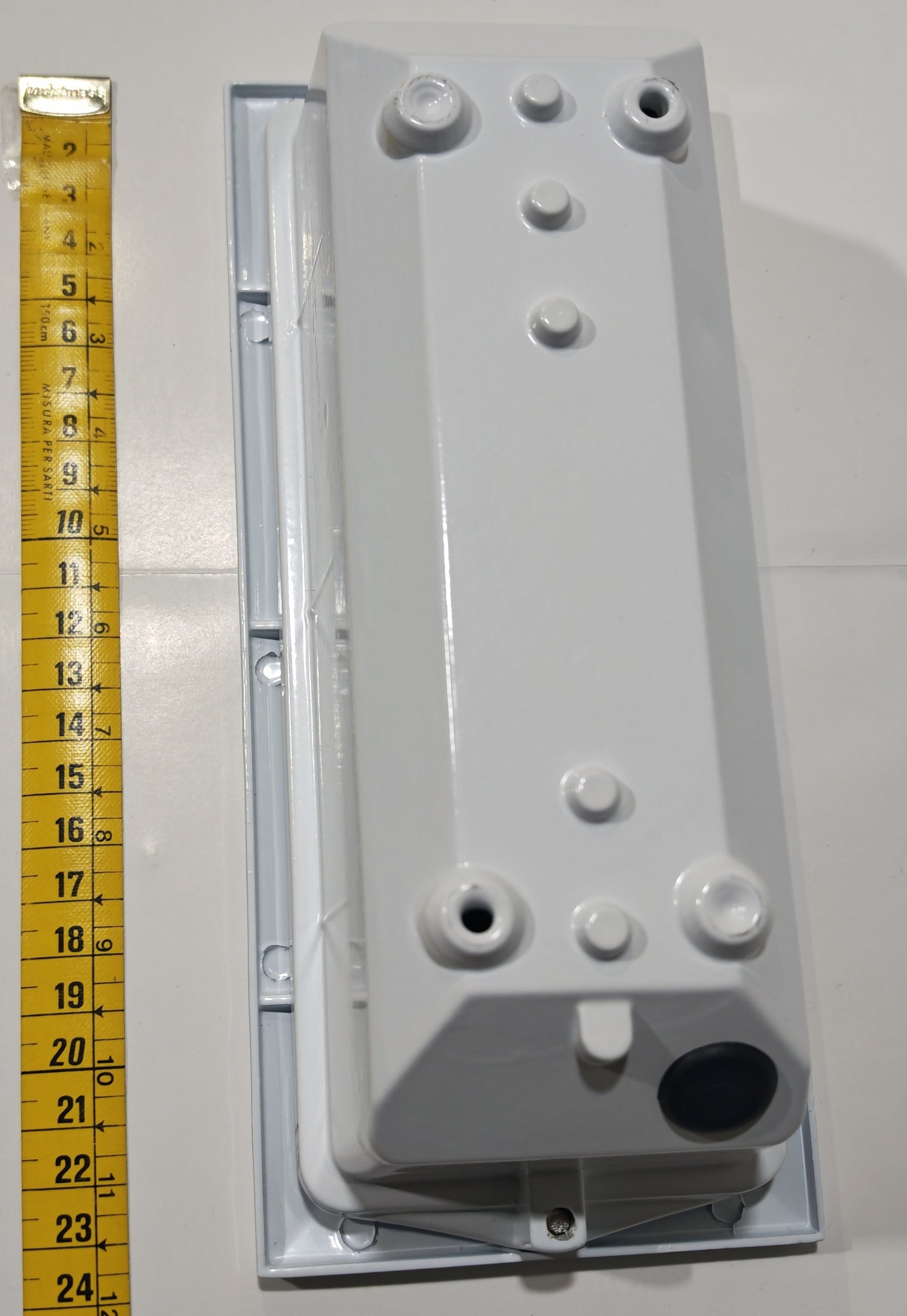 Aplique Empotrable de Exterior Simon BD-7 Blanco | Diseño Rectangular – IP44
