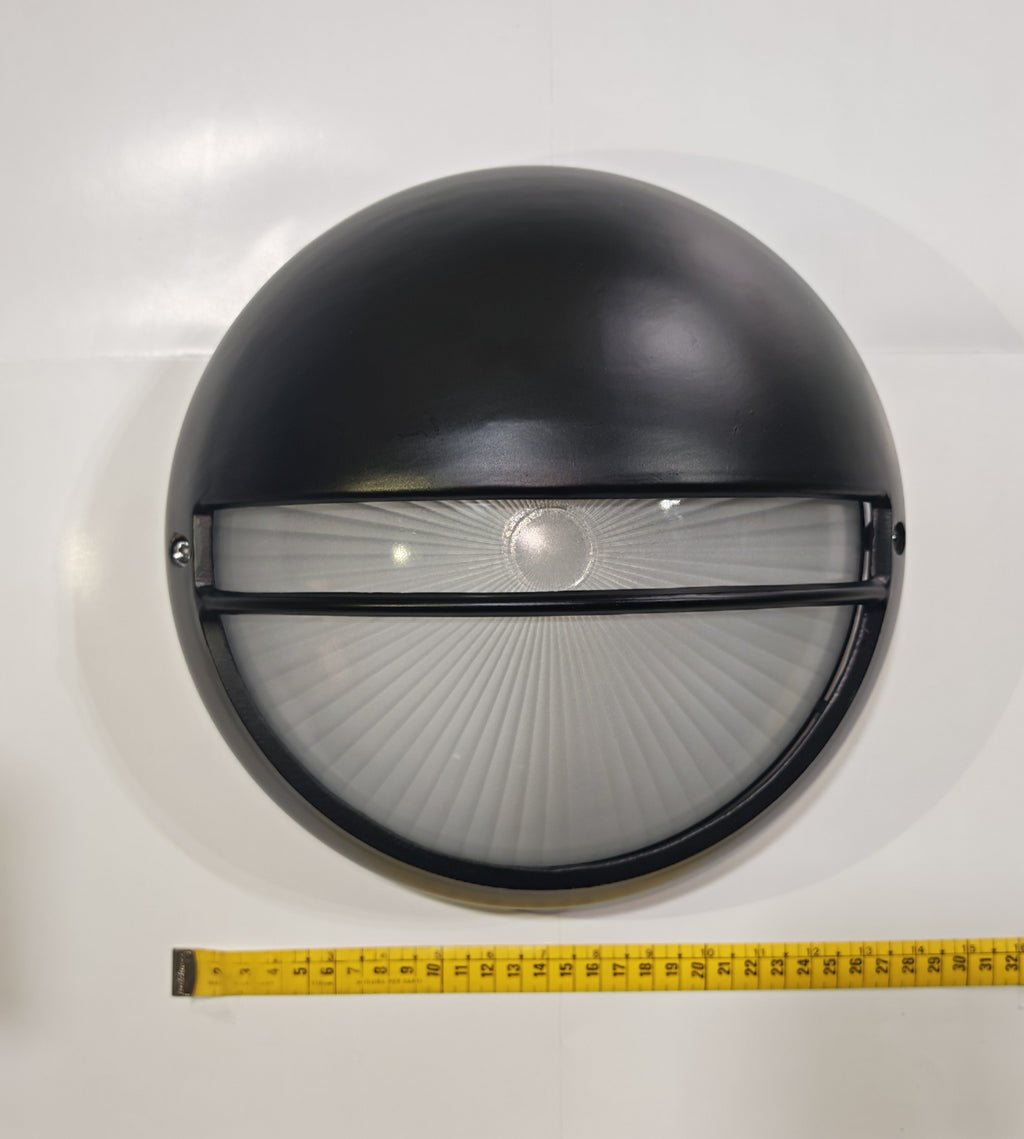 Plafón de Exterior Simon BD-9 Negro | Diseño Circular con Visera y Rejilla – IP54