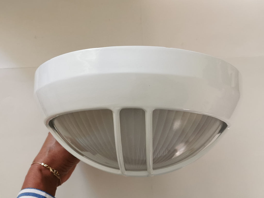 Plafón de Exterior Simon BD-9 Blanco | Diseño Circular con Rejilla – IP54